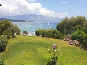 By the sea - Episkopos