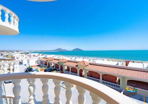 Amazing Beach View with WiFi - Jerry`s condo #5