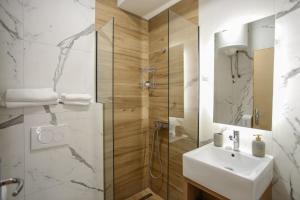 Triple Room room in Hotel Emen