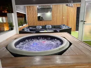 Appartement avec Terasse JACCUZI BARBECUE NETFLIX VUE SUR MER TOTALEMENT GRATUIT sans supplément - Ochenene