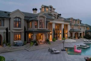 Lakeside Grande Villa