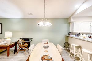 Pinehurst Condos, Unit 6-J