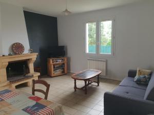 Maisons de vacances Maison agreable a 300m de la plage avec cour et TV, 3 chambres, pour 6 personnes, La Tranche-sur-Mer - FR-1-476-200 : photos des chambres