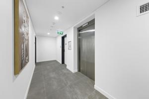Arthur Hotel Bondi Junction no reception and house keeping no sofa bed