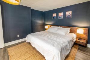 Home in Lake Stevens with large fenced yard