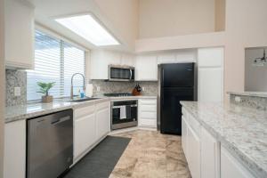 FamiliesDigital NomadsCorporate Housing