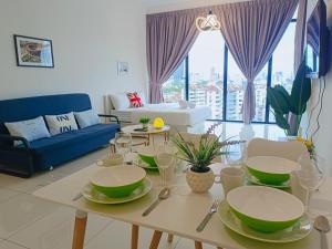 Rooftop Pool, 8 Pax, 2 Bedrooms, 2 Bathrooms, 2 Car Parks by Star Home