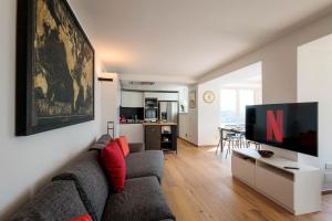 REVO Apartaments - Gualzi63 the Best View