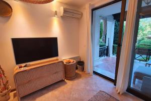 Oasis Resort Apartment, Луксозен Апартамент в комплекс ОАЗИС