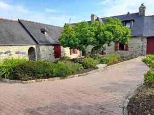 Belle longère à 500m de la mer - Lanvéoc