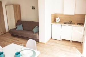 Bursztyn Domki Apartamenty i Pokoje w Sarbinowie