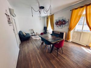 Le Cocon de Sasha - Hyper Centre - FULL Climatisation - Proche Gare - 1 chambre - Canapé convertible - Géré par Presta-Zen'Services - 3hvězdičkové hotely ve městě Verdun-sur-Meuse