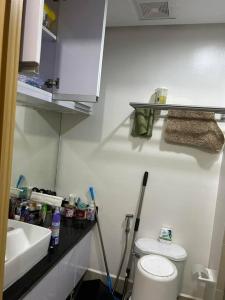 2BR SMDC Trees wNetflix&WIFI near the POOL. T65F