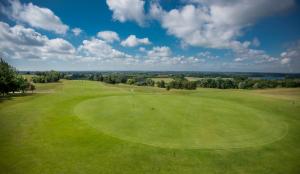 Binowo Park Golf Garden Rooms