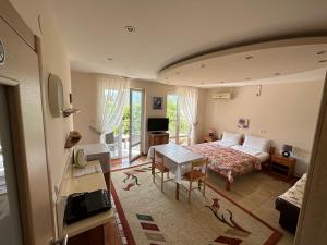 Villa Alla Bed and Breakfast