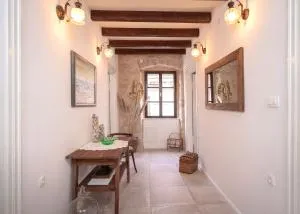 Holiday Home Skala with hot tub & Kala with terrace - Pitve