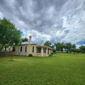 Karoo Leeu Self Catering - Volmoed Karoo Leeu Self Catering - Volmoed