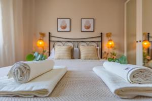 Beachfront, pool, terrace, garage & fibre internet