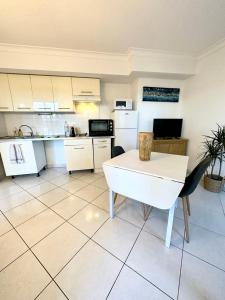 1 BEDROOM Plein centre JUAN LES PINS