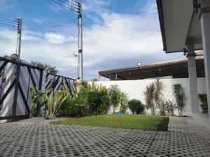 Shirleys Villa 26 草坪花园别墅 公共泳池 健身房