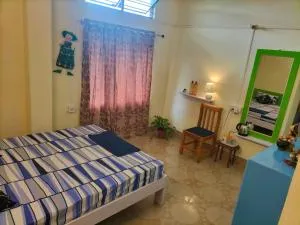 Cozy Homestay AC 400 per day - Khānāpāra