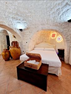 Villa Elisa trulliandmore - pool and tennis court