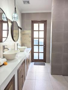 Biệt Thự Có Hồ Bơi Riêng (Villa with Private Pool)