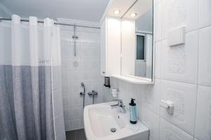 Terra Hélios Suites & Studios