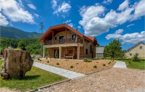 Stunning Home In Brusane With Outdoor Swimming Pool, Wifi And 3 Bedrooms