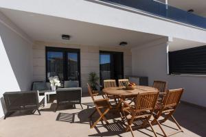 Apartment Ivona - beautiful terrace and free garage parking