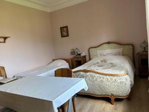 Chambre Gentiane 2 à 3 personnes wifi sdb partagée