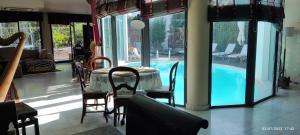 Villa De Lux with pool