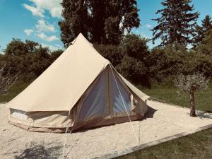 Tentes de luxe Glamping moustache : photos des chambres