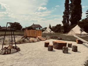 Tentes de luxe Glamping moustache : photos des chambres