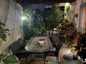 Luxueuse Villa avec Piscine Jardin WIFI et Parking au centre ville