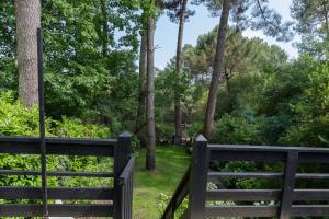Maison bois au bord du lac