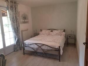 B&B / Chambres d'hotes Chambre d'Hote Les Ondines : Chambre Double - Vue sur Jardin