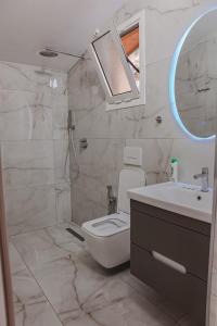 Plazhi Gjeneralit - Small Cabins - Bungalows - Apartaments - Villas - Suite