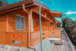 Plazhi Gjeneralit - Small Cabins - Bungalows - Apartaments - Villas - Suite