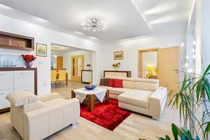 Family apartment with garden view