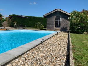 Maisons de vacances Gite ferme equestre avec piscine : photos des chambres