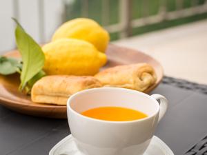 Serafino - nice terrace & swimming pool on the Iseo Lake