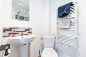 Appartements Cosy house 10P - 5 chambres -5 salles de bain - proche Lille et toutes commodites : photos des chambres