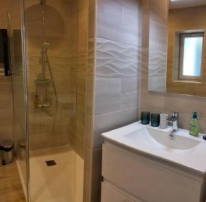 Appartements La Provence vous Attend***!!! - 1er etage : photos des chambres