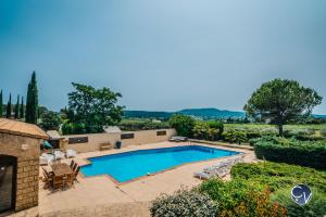 Villas Superbe Villa avec Piscine et vue sur le Village : photos des chambres