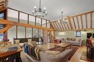 1880s Barn Conversion - Sleeps 4 & Pet Friendly