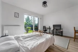 Wawer Studio - Terrace, Workspace - by Rentujemy - Rembertów