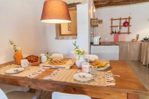 Leontine Home in Mondaino by Yohome