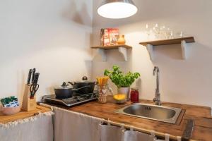 Leontine Home in Mondaino by Yohome
