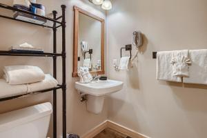 Passage Point 623A condo